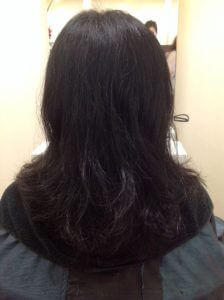 矯正ストレートとデジタルパーマを繰り返し行い、痛んだ髪に髪質改善した結果‼️