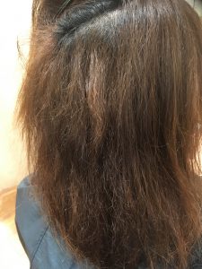 髪の毛のダメージの原因は？