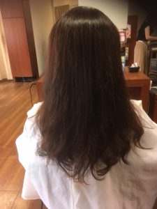 ヘアカラーでの髪の傷みを最小限にする方法！