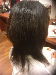 雨の日に髪が広がるのは「くせ毛だから、、」だけじゃない！