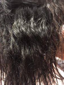 同じクセ毛でも、立体的に出るクセは矯正ストレートでも伸ばしにくい！