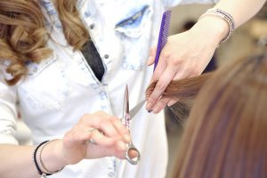 初めての矯正ストレート！美容室嫌いになってしまわないような施術！