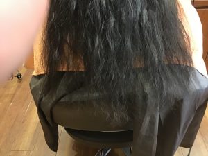 「パーマをかけた後の匂いが残ってる」のは危ない！